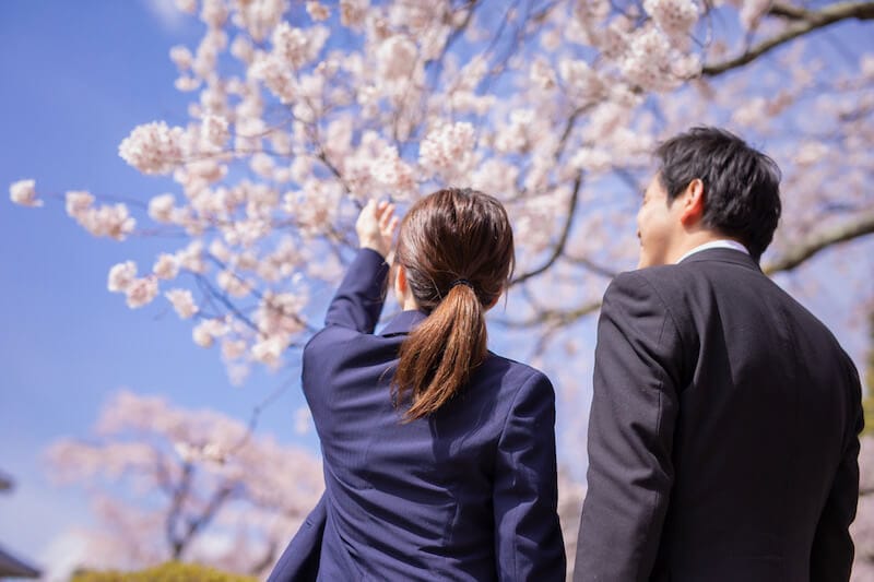 桜と新入社員